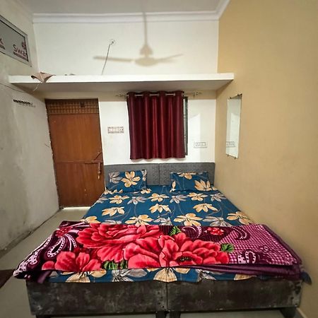 Khatu Shyam Guest House Ayodhya Eksteriør billede